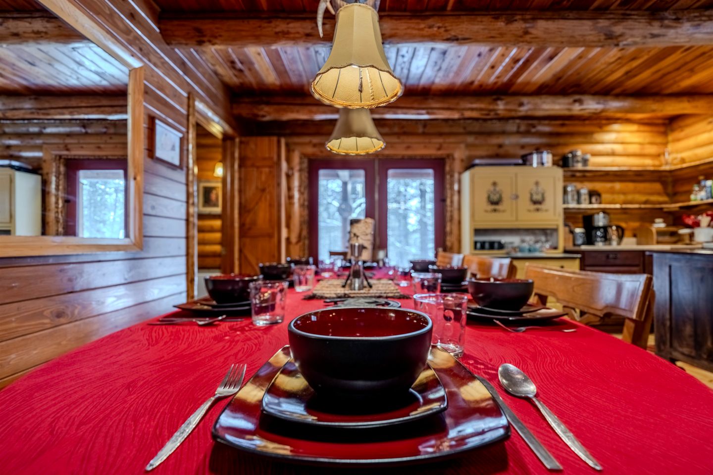 Cozy Rustic Log Cabin with Trails & Wildlife Near Yellowstone, Island Park Idaho