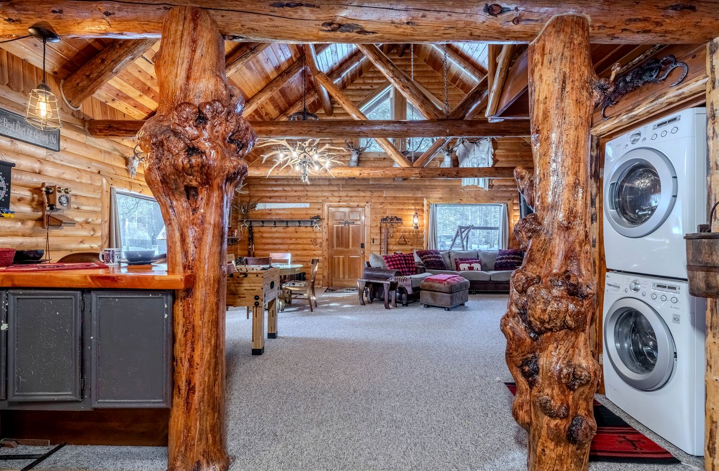 Cozy Rustic Log Cabin with Trails & Wildlife Near Yellowstone, Island Park Idaho