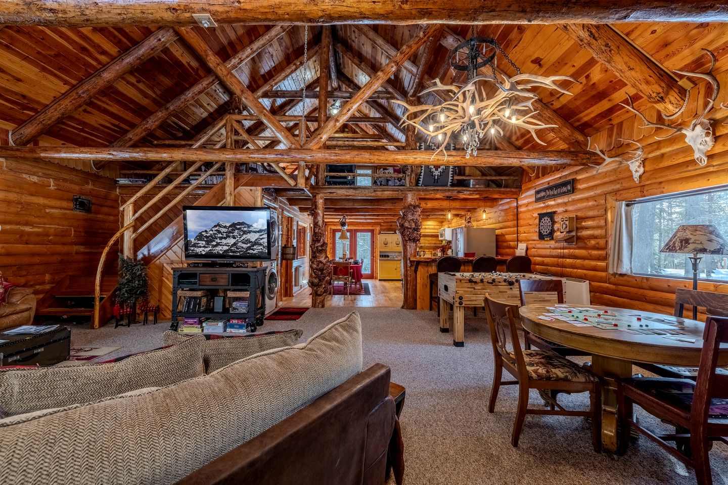 Cozy Rustic Log Cabin with Trails & Wildlife Near Yellowstone, Island Park Idaho
