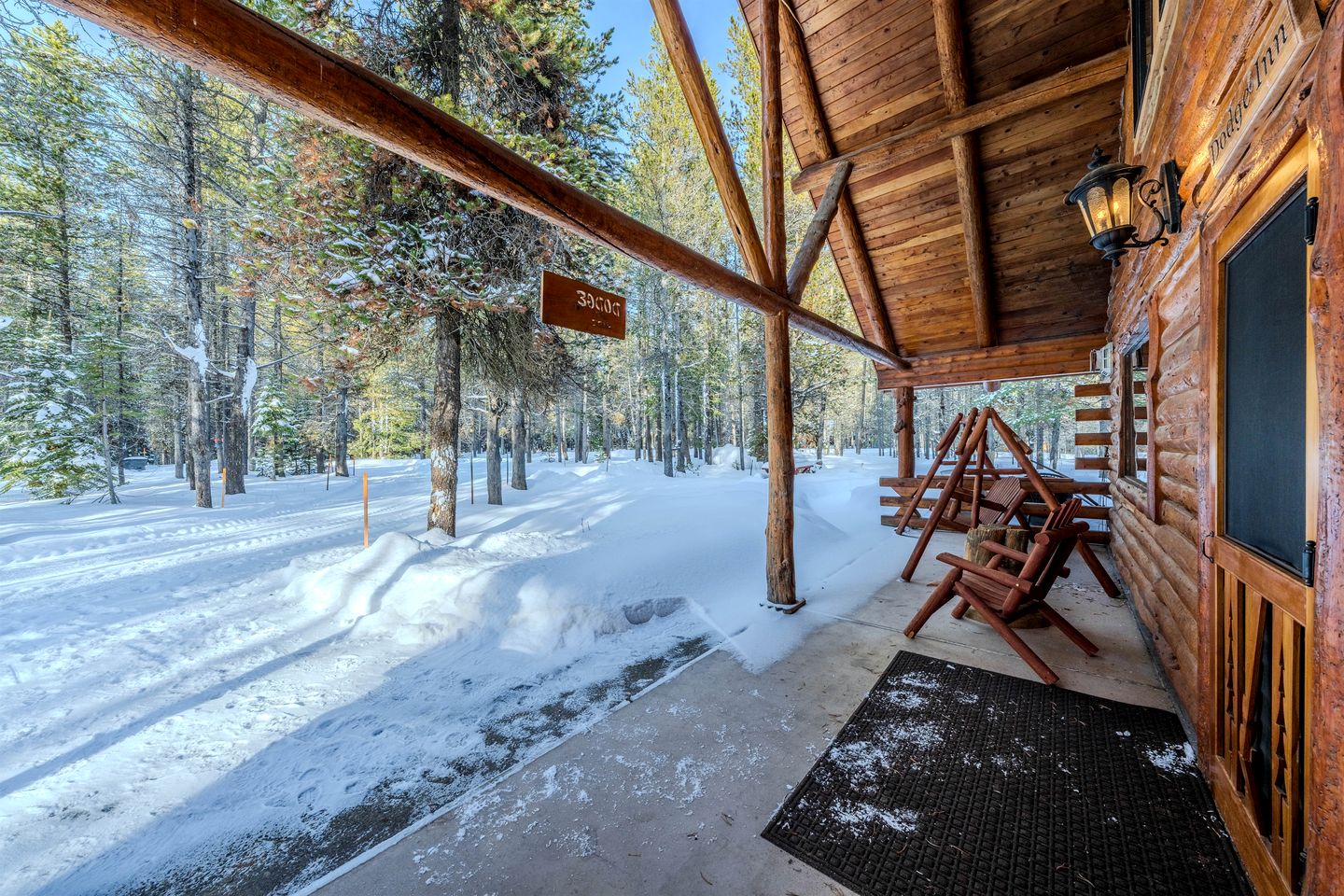 Cozy Rustic Log Cabin with Trails & Wildlife Near Yellowstone, Island Park Idaho