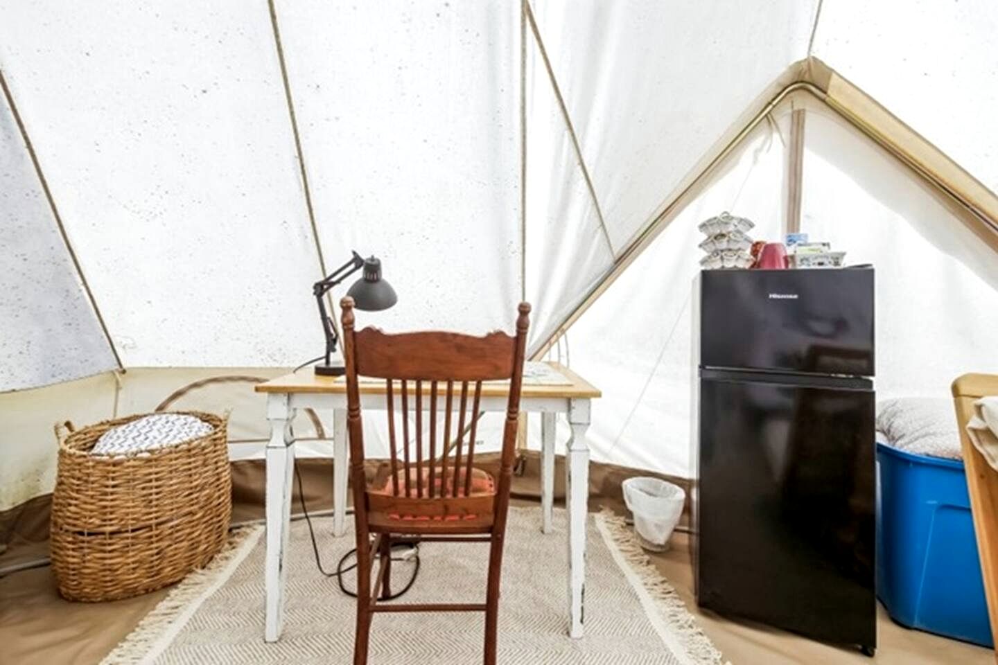 Cozy Safari Tent with Barbecue and Fire Pit in Mount Jackson, Virginia