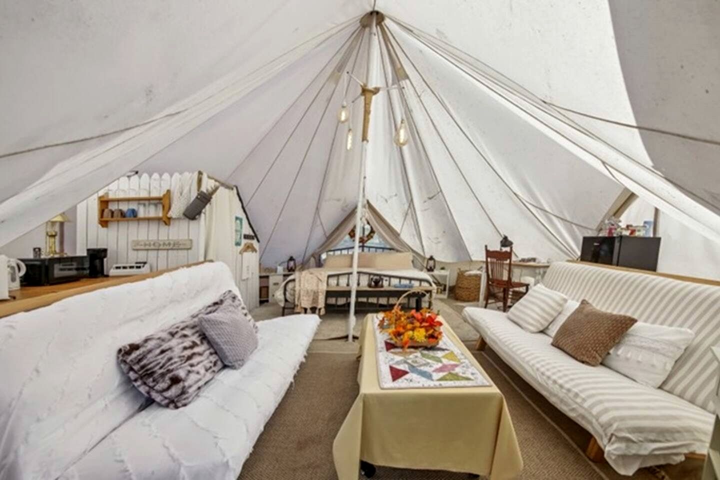 Cozy Safari Tent with Barbecue and Fire Pit in Mount Jackson, Virginia