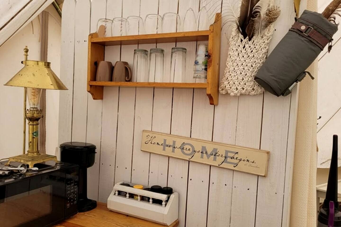 Cozy Safari Tent with Barbecue and Fire Pit in Mount Jackson, Virginia