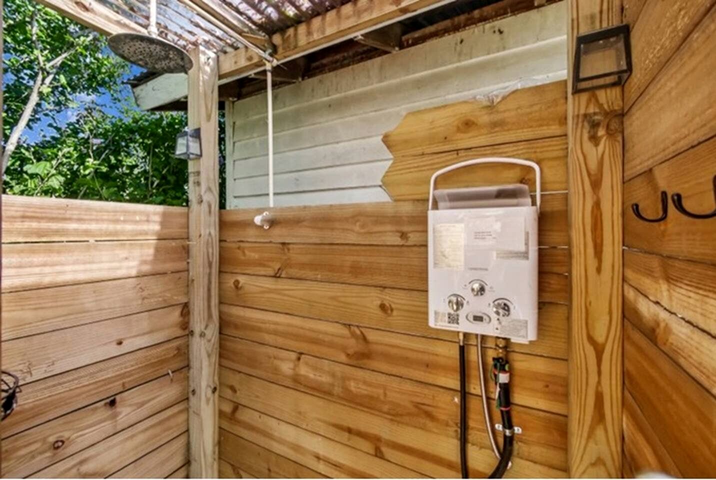 Cozy Safari Tent with Barbecue and Fire Pit in Mount Jackson, Virginia