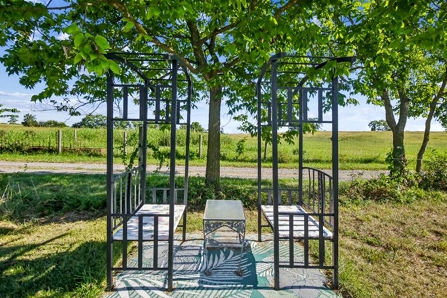 Cozy Safari Tent with Barbecue and Fire Pit in Mount Jackson, Virginia