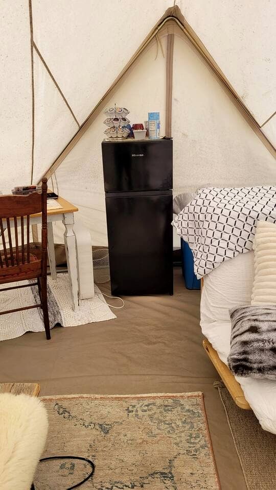 Cozy Safari Tent with Barbecue and Fire Pit in Mount Jackson, Virginia