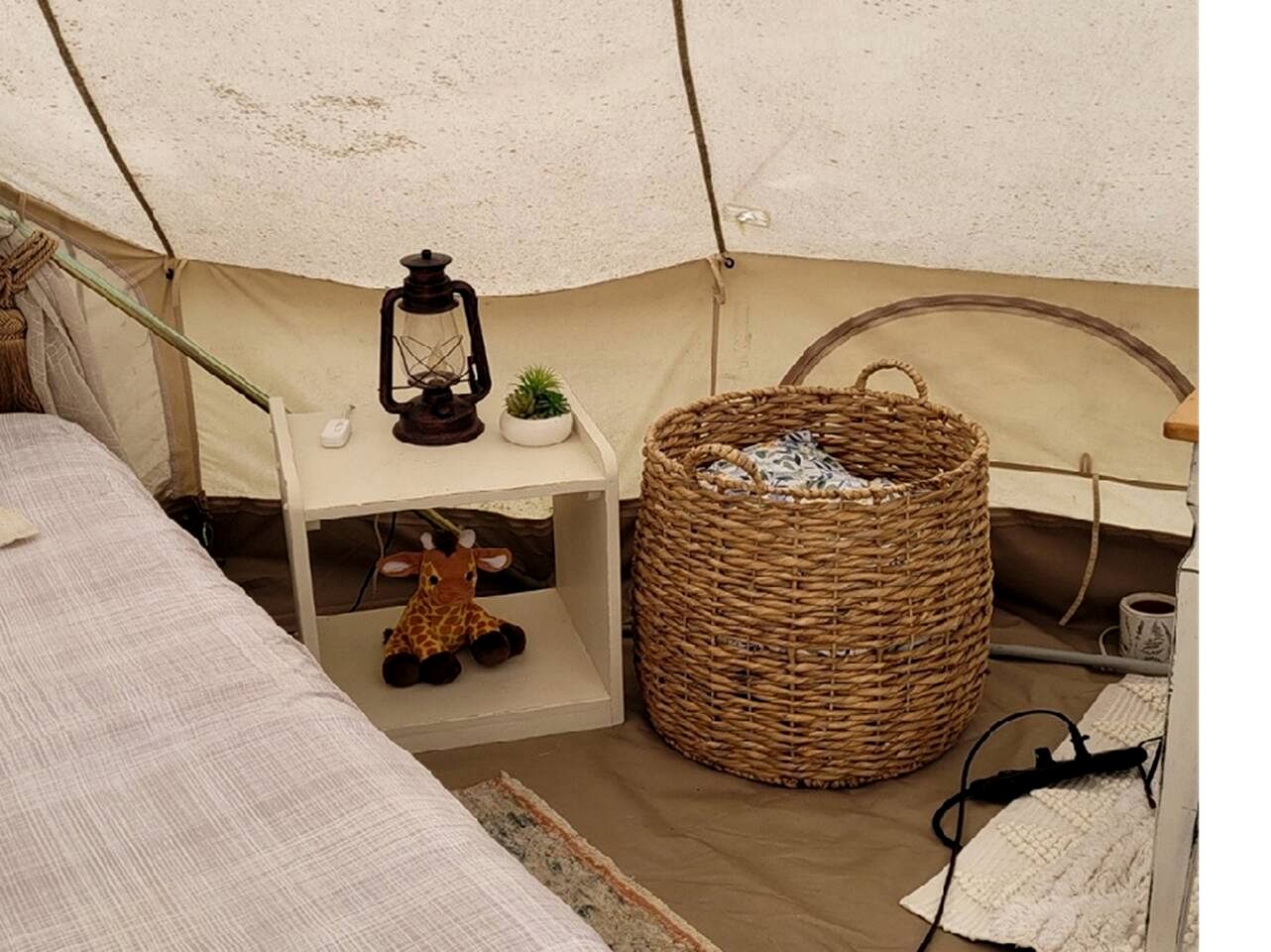 Cozy Safari Tent with Barbecue and Fire Pit in Mount Jackson, Virginia