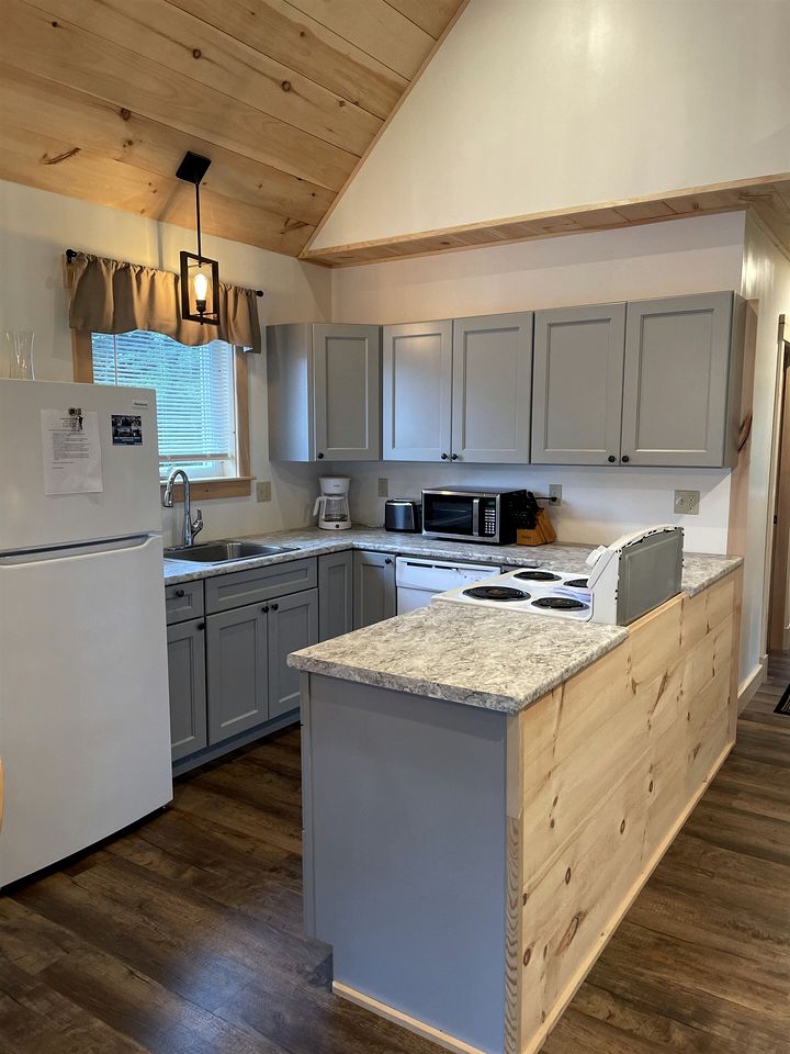 Cozy Secluded Cabin with Fire Pit and Barbecue in Greenville, Maine