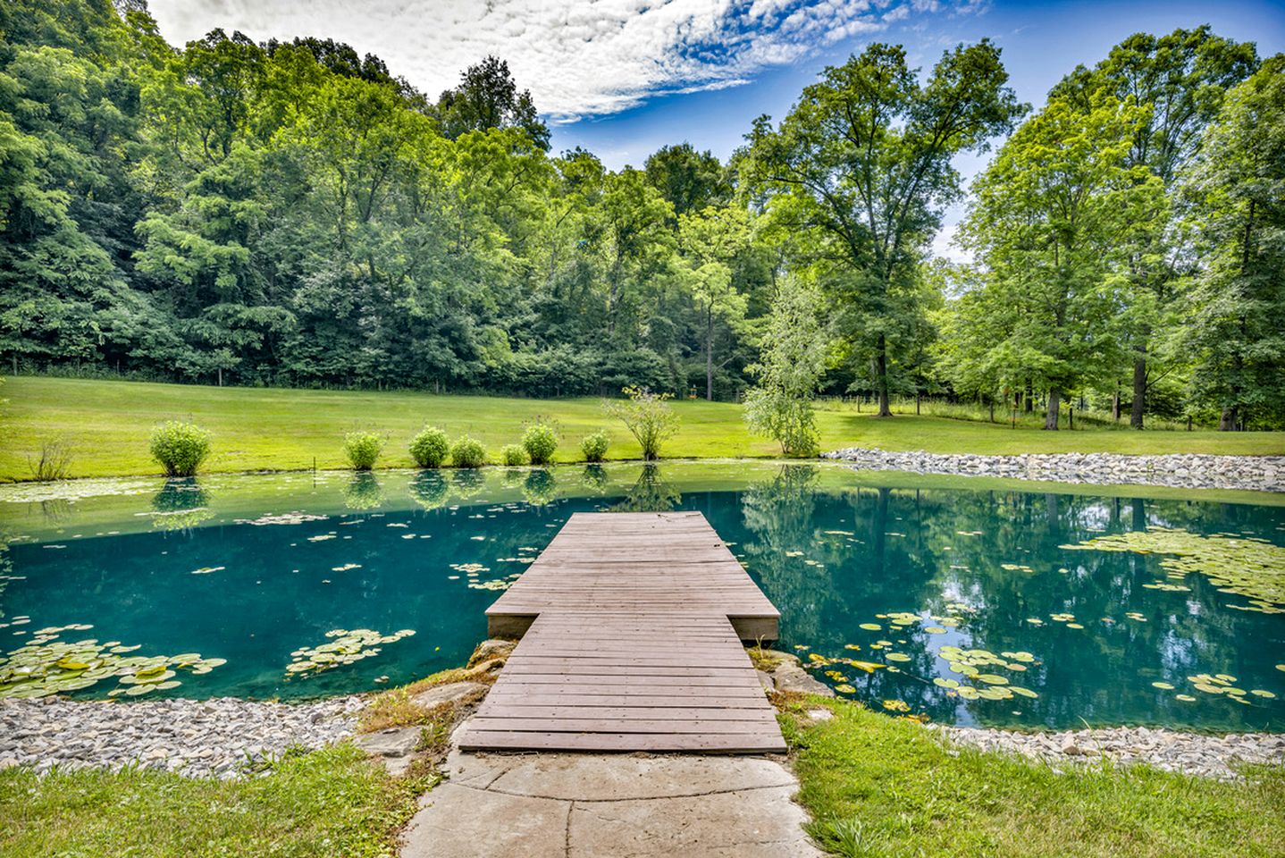Cozy Secluded Cabin with Games and Hot-tub in Sarahsville, Ohio