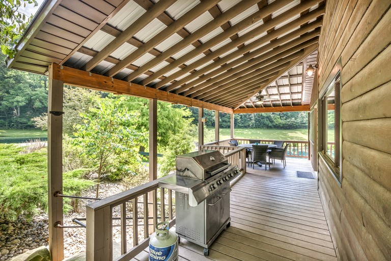 Cabins (United States of America, Sarahsville, Ohio)