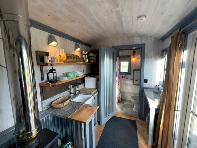 Huts (United Kingdom, Tregatta, England)