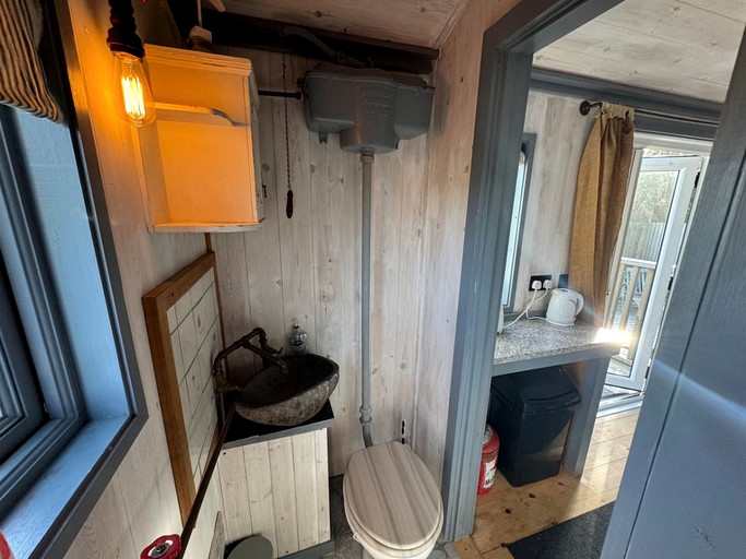 Huts (United Kingdom, Tregatta, England)