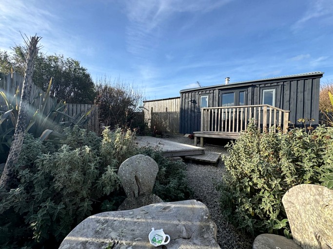 Huts (United Kingdom, Tregatta, England)