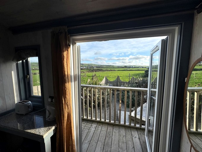 Huts (United Kingdom, Tregatta, England)