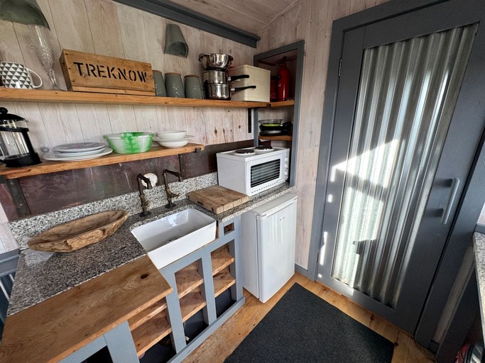 Huts (United Kingdom, Tregatta, England)