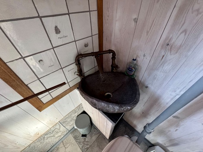 Huts (United Kingdom, Tregatta, England)