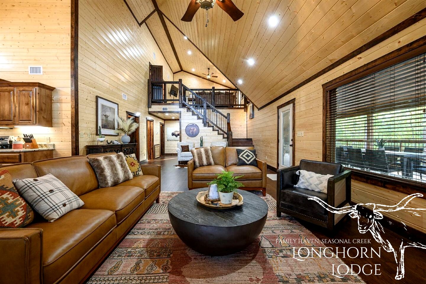 Cozy Secluded Cabin with Hot Tub in Broken Bow, Oklahoma