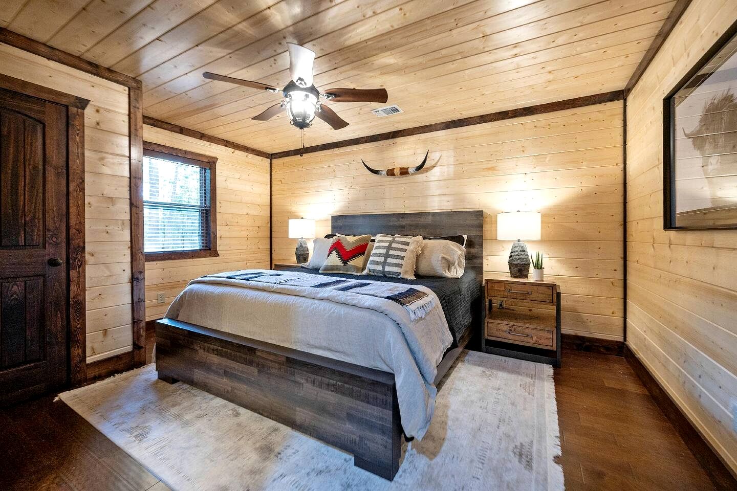Cozy Secluded Cabin with Hot Tub in Broken Bow, Oklahoma