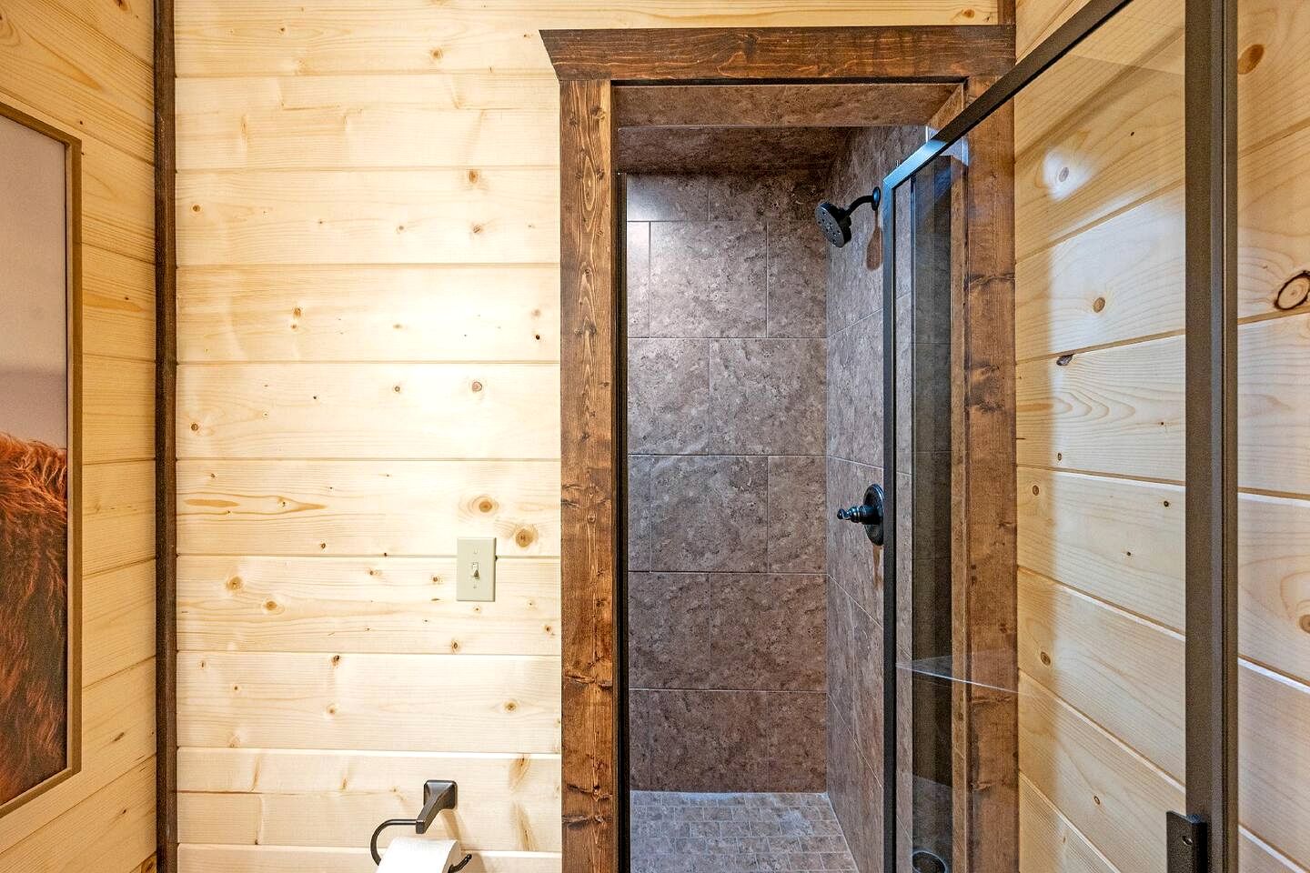 Cozy Secluded Cabin with Hot Tub in Broken Bow, Oklahoma