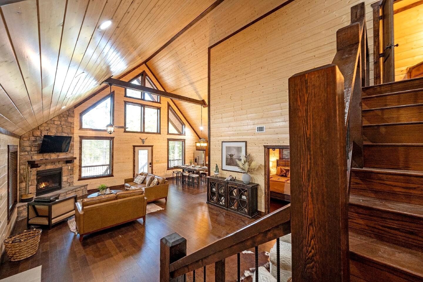 Cozy Secluded Cabin with Hot Tub in Broken Bow, Oklahoma