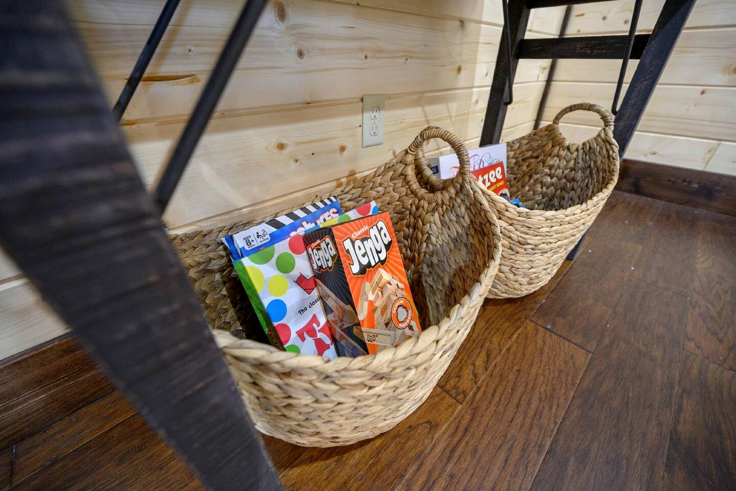 Cozy Secluded Cabin with Hot Tub in Broken Bow, Oklahoma