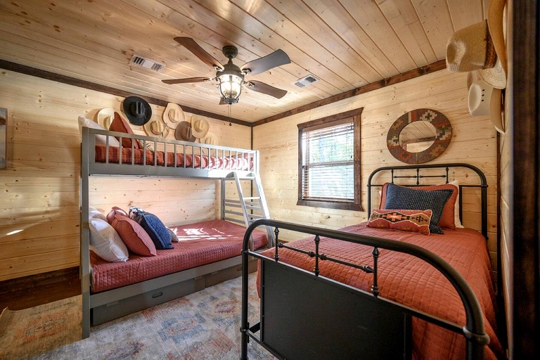 Cabins (United States of America, Broken Bow, Oklahoma)