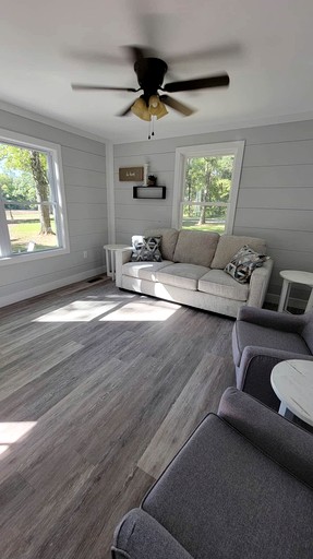 Cabins (United States of America, Canaan Township, Missouri)