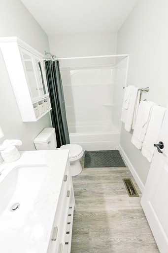 Cabins (United States of America, Canaan Township, Missouri)