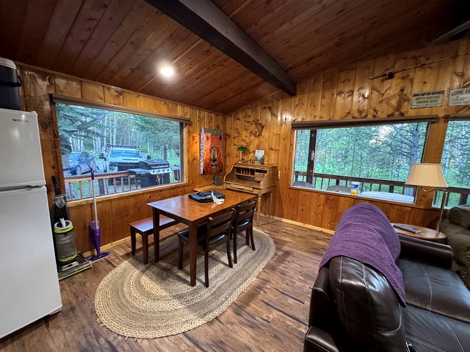 Cabins (United States of America, Island Park, Idaho)