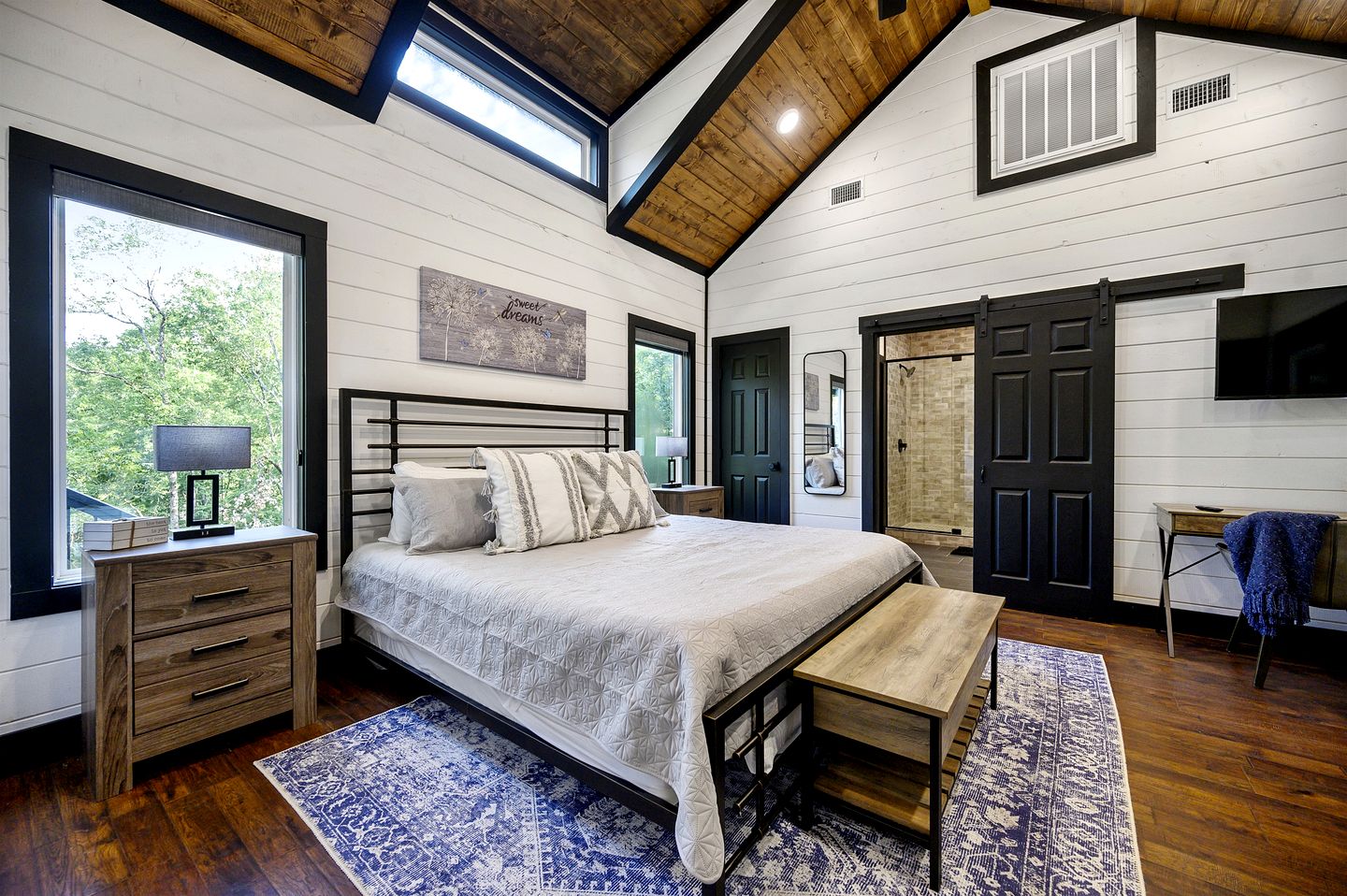 Cozy Secluded Couples Cabin in Broken Bow, Oklahoma