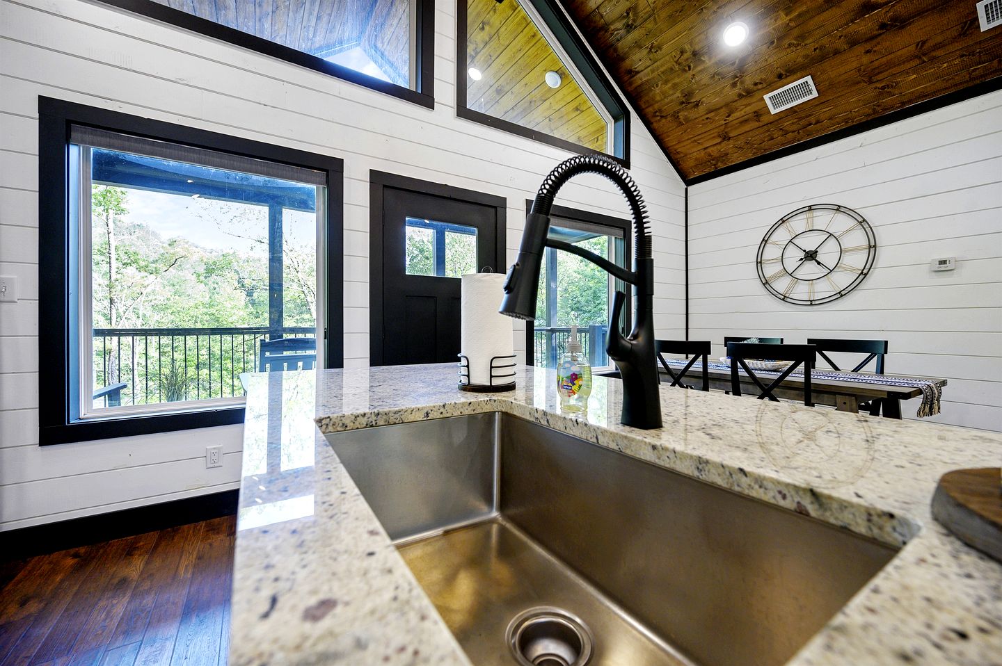 Cozy Secluded Couples Cabin in Broken Bow, Oklahoma