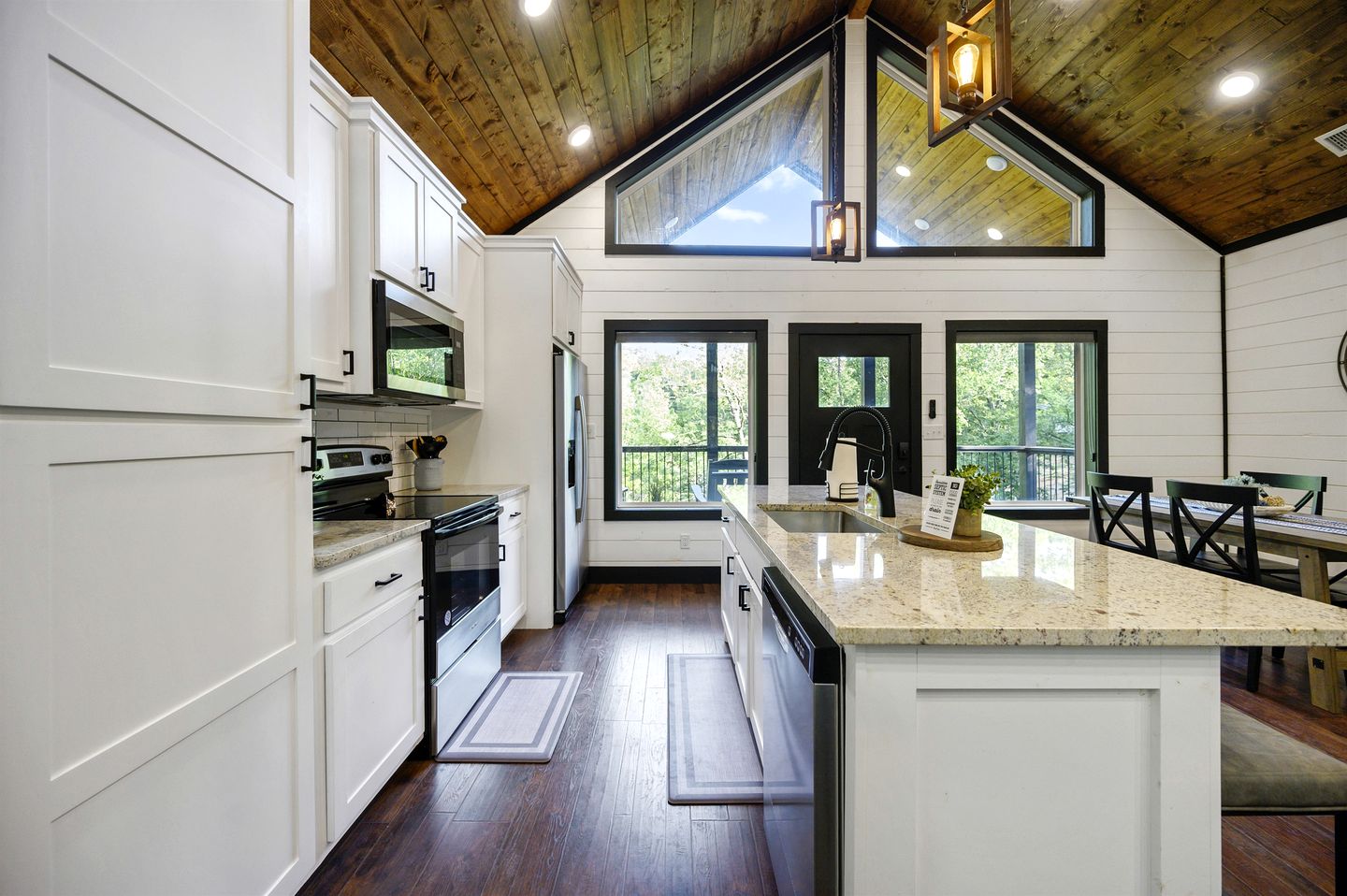 Cozy Secluded Couples Cabin in Broken Bow, Oklahoma