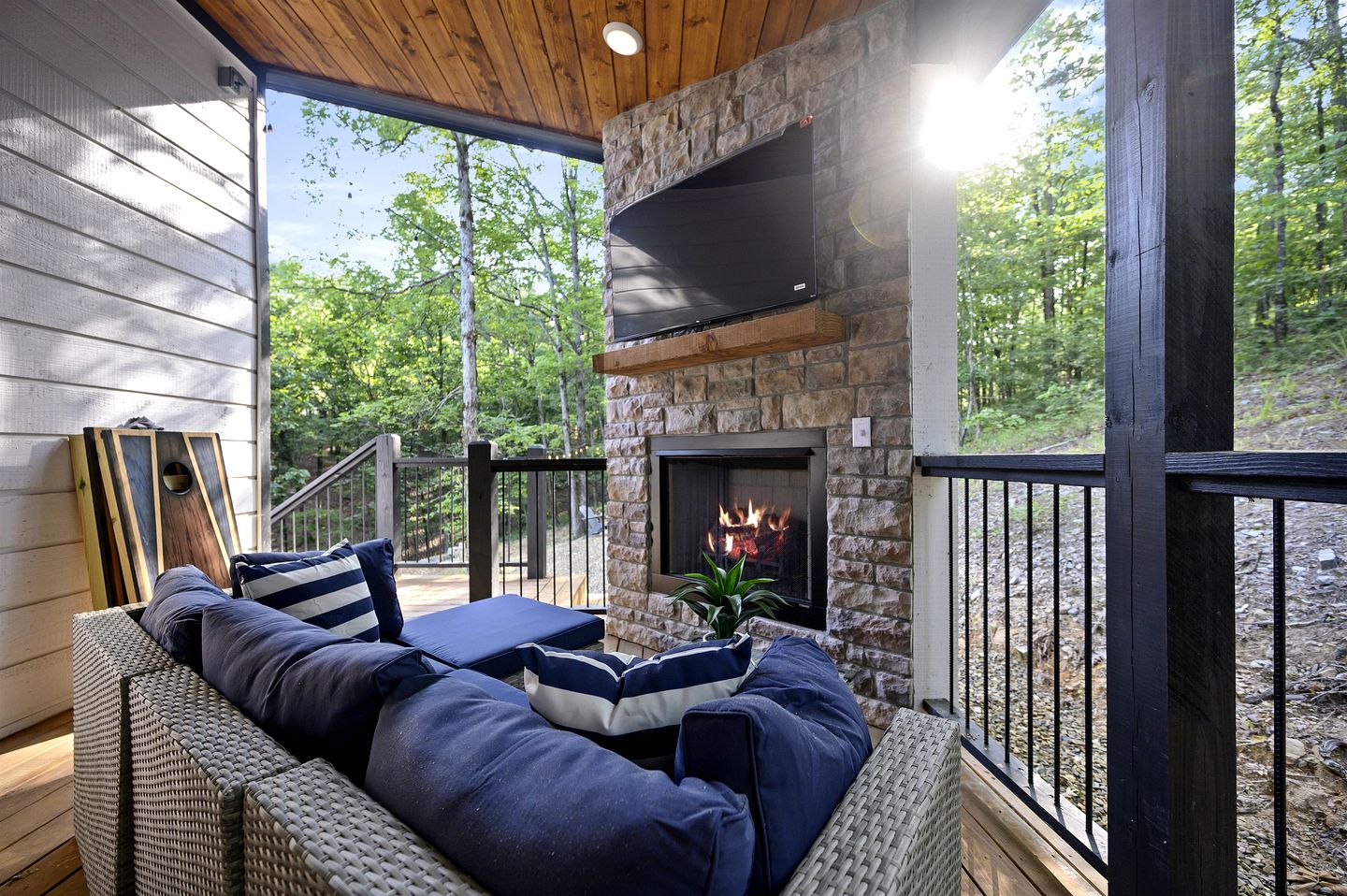 Cozy Secluded Couples Cabin in Broken Bow, Oklahoma
