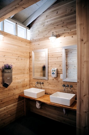 Cabins (United States of America, Freeport, Maine)