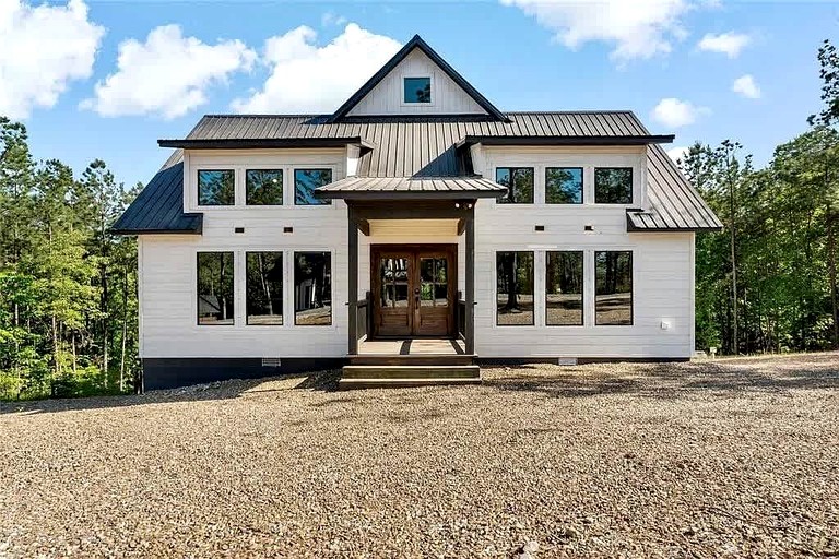 Secluded Luxury Cabin with Hot Tub, Game Room & Fireplace Near Broken Bow Lake & Hochatown, Broken Bow OK