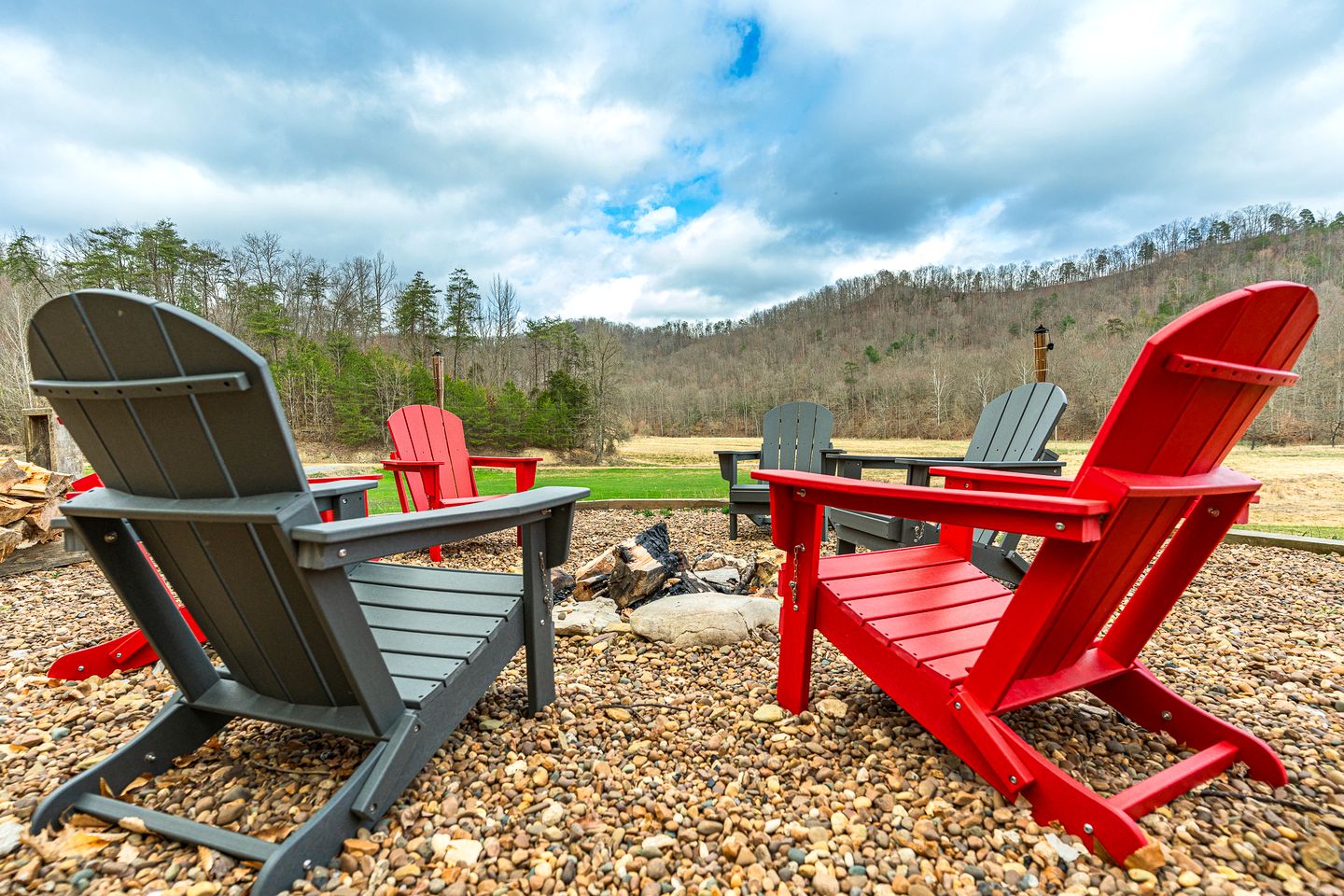 Cozy Stargazing Cabin with Hot Tub near Red River Gorge in Estill County, Kentucky