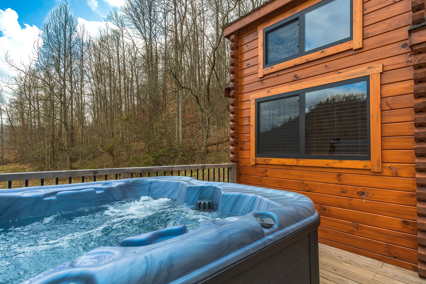 Cozy Stargazing Cabin with Hot Tub near Red River Gorge in Estill County, Kentucky