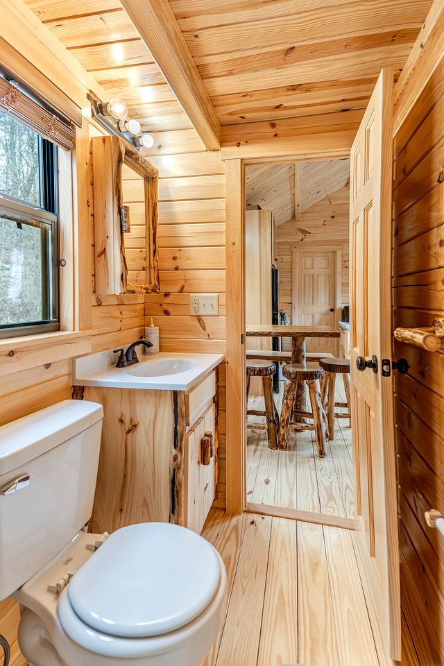 Cozy Stargazing Cabin with Hot Tub near Red River Gorge in Estill County, Kentucky