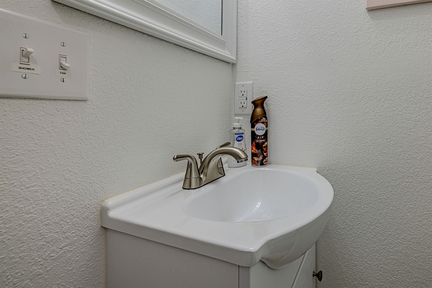 Cozy Studio Rental Nestled in the Smoky Mountains and Surrounded by Nature in Newport, Tennessee