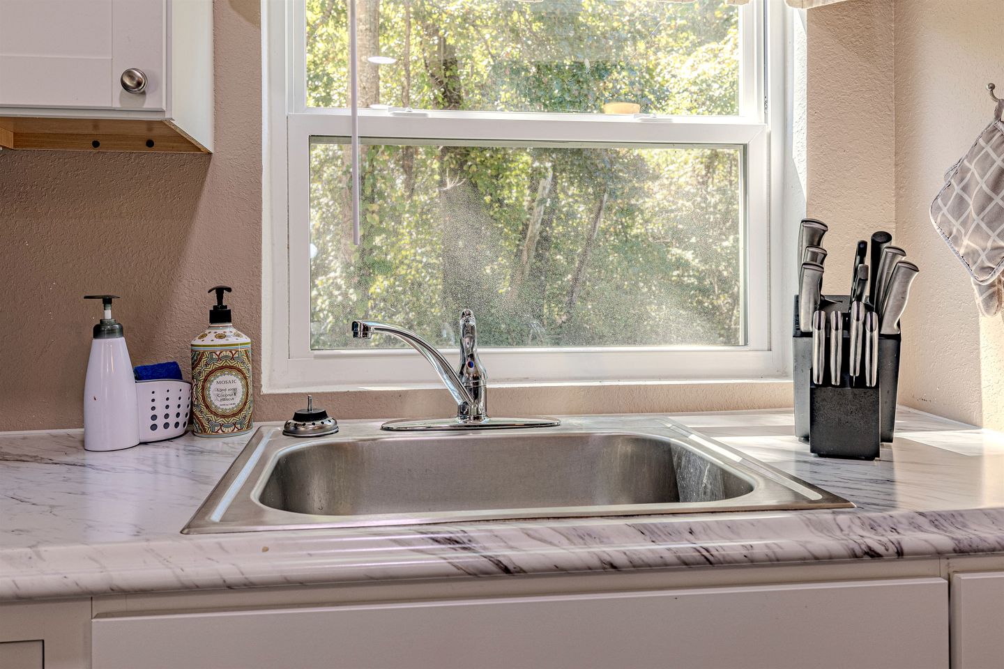 Cozy Studio Rental Nestled in the Smoky Mountains and Surrounded by Nature in Newport, Tennessee