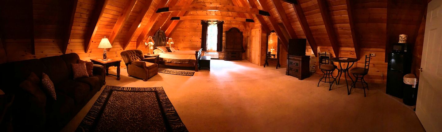 Cozy Suite Perfect for a Romantic Getaway in West Virginia