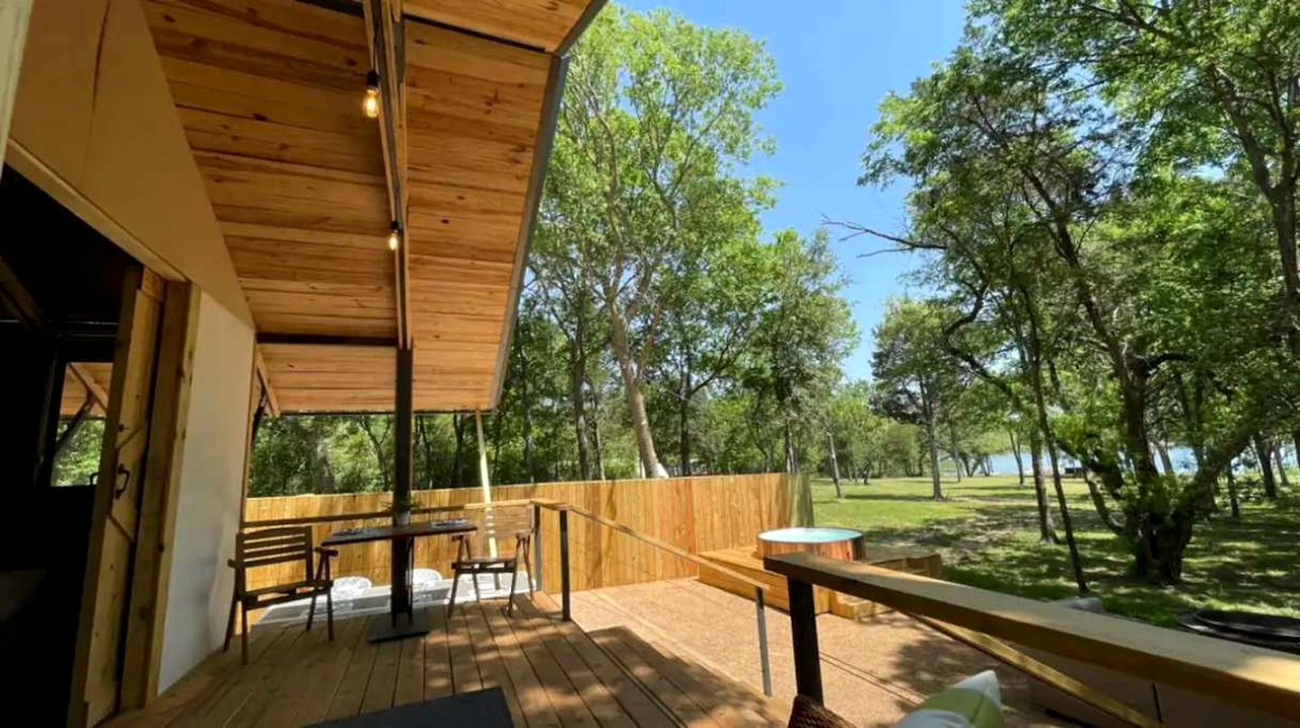 Cozy Texan Cabin, Perfect for a Weekend Getaway