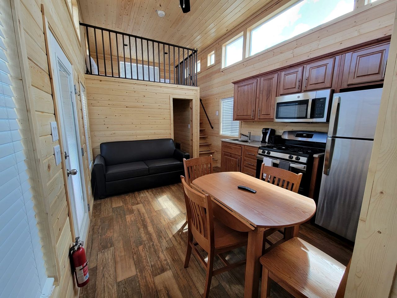 Modern Tiny Home Retreat with Stunning Stargazing Views in Williams, Arizona