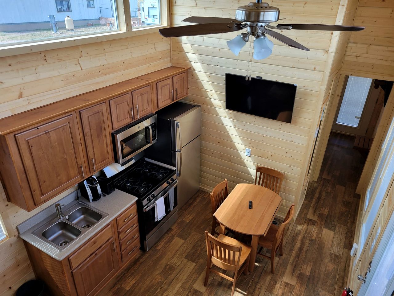 Modern Tiny Home Retreat with Stunning Stargazing Views in Williams, Arizona