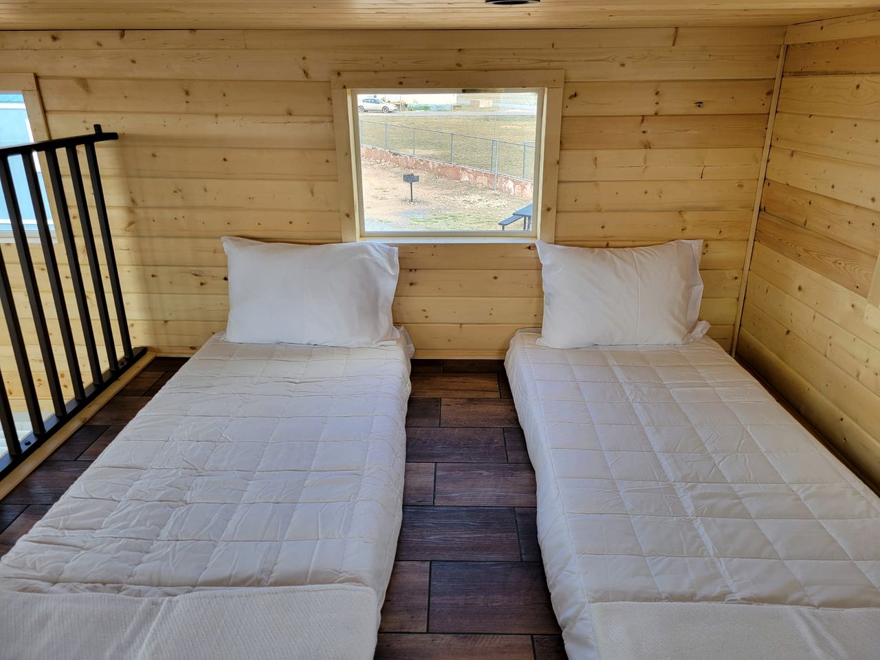 Modern Tiny Home Retreat with Stunning Stargazing Views in Williams, Arizona