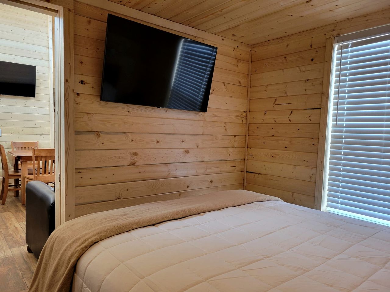 Modern Tiny Home Retreat with Stunning Stargazing Views in Williams, Arizona