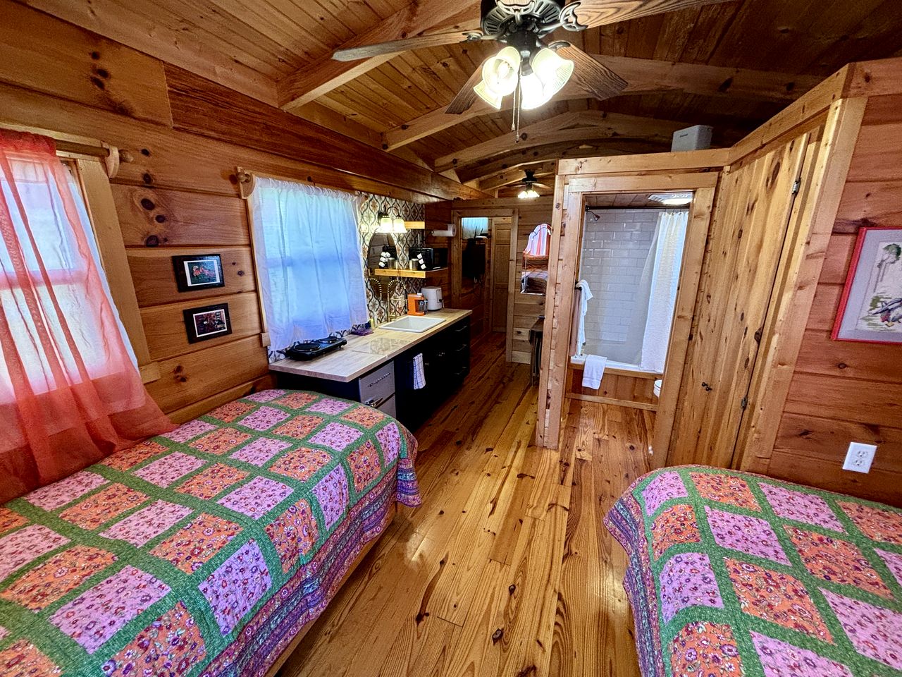 Gypsy Cottage Near the Smokies #16 Sabina, Sevierville, Tennessee