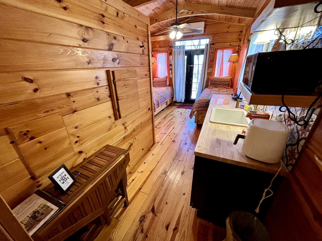 Gypsy Cottage Near the Smokies #16 Sabina, Sevierville, Tennessee