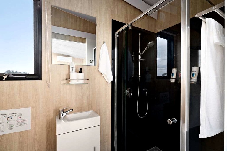 Tiny Houses (Australia, Raglan, Victoria)