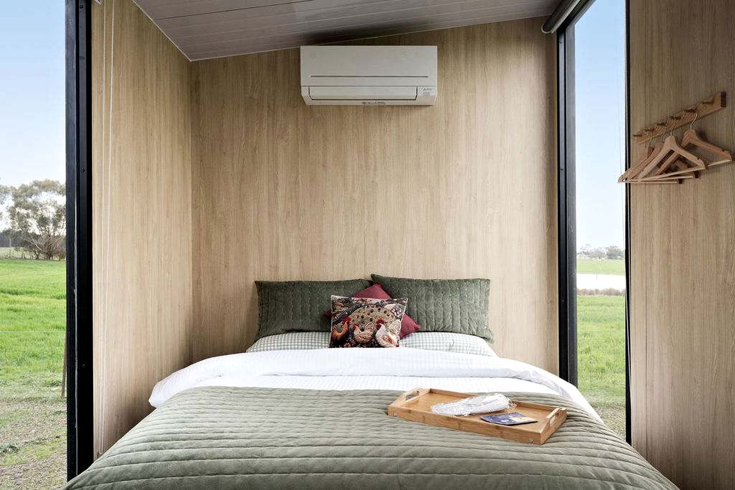 Cozy Tiny House Stay with Farm Animals near Ballarat, Victoria